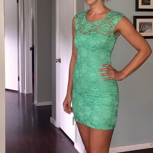 Green lace bodycon dress